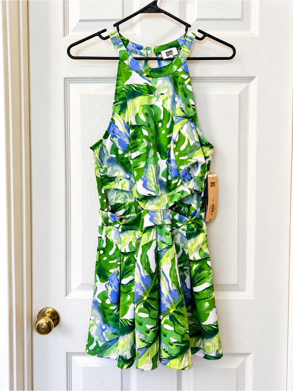 ription
🌴 Madden NYC Tropical Print Dress – Size Medium – NWT